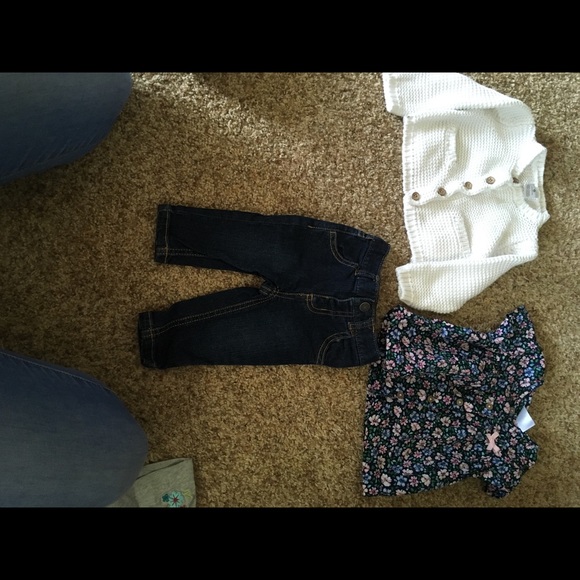 Adorable girls outfits - Picture 1 of 8